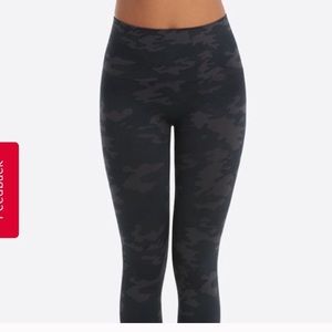 SPANX Look at me now CAMO legging {NWOT}